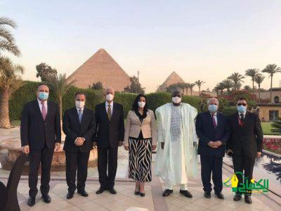 مصر – تحتفل بيوم أفريقيا بجولة سياحية لسفراء دول القارة السمراء في القاهرة .