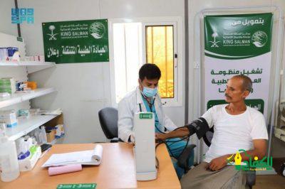 العيادات الطبية المتنقلة لمركز الملك سلمان للإغاثة في مخيم وعلان تواصل تقديم خدماتها العلاجية