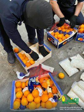 ضبط إرسالية برتقال ملغمة بـ4.5 ملايين حبة كبتاجون بميناء جدة.. مُستقبِلوها في قبضة الأمن