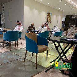 المرشد نسعى لتقديم أفضل النماذج والحلول لتحقيق رؤية المملكة2030 اللجنة العقارية بغرفة الباحة تكرم رئيس اللجنة الوطنية العقارية في اتحاد الغرف السعودية.