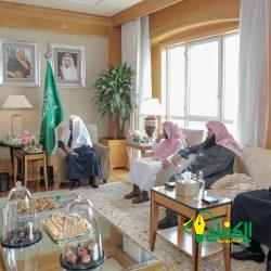 وزير الشئون الإسلامية السعودي يلتقي عددًا من الشخصيات الإسلامية المشاركة في المؤتمر الثاني والثلاثين للمجلس الأعلى للشئون الإسلامية.