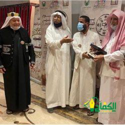 سمو الأمير فيصل بن خالد بن سلطان يتفقد مهرجان الصقور بمحافظة طريف.