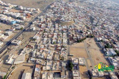 لجنة الأحياء العشوائية تبدأ في إشعار سكان قويزة بجدة تمهيدا لبدء أعمال الإزالة.