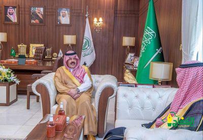 سمو أمير حائل يستقبل مدير الخطوط السعودية بمنطقتَيْ حائل والقصيم.