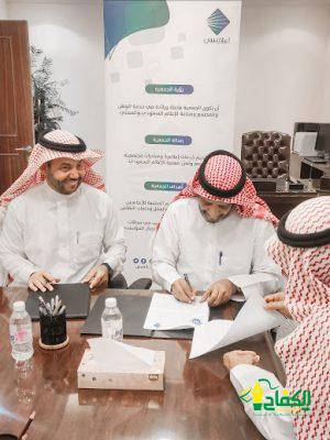 أدبي جدة” يوقع اتفاقية شراكة إعلامية ثقافية مع جمعية إعلاميون.