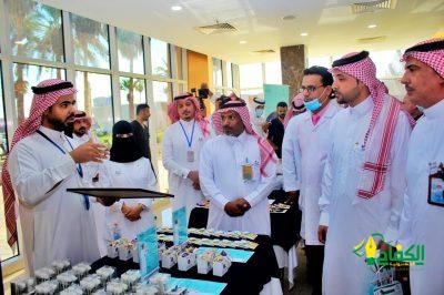 عيادات مستشفى الملك خالد بتبوك تقيم معرض تثقيفي عن اليوم العالمي للابصار 2022