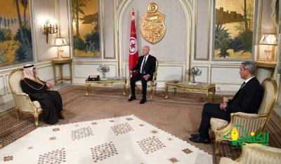 فخامة الرئيس التونسي يستقبل معالي رئيس المنظمة العربية للسياحة