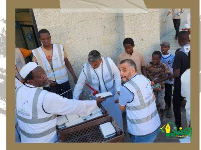 فريق رفادة التطوعي يقوم اليوم الأول من شهر رمضان المبارك بتوزيع( 300) وجبة على الأسر المتعففة