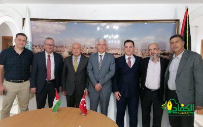 اتحاد جمعيات رجال الأعمال الفلسطينيين يبحث مع السفير التركي سبل تطوير التعاون المشترك 