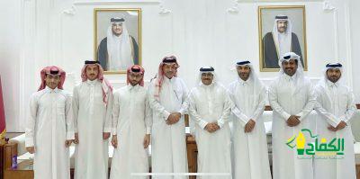 ديوان ابناء المرحوم خلف شنين الرويلي بدولة قطر يستضيف الإعلامي الدكتور فواز صايل الرويلي وابناءه