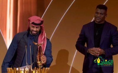 عبدالله الربيعة – لاعب كمال الأجسام  – يتوج بجائزة أفضل رياضي عربي