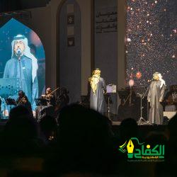 بين يومي الزلازل والعوالم