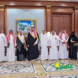 أمير المدينة ونائبة – أدوا صلاة الميت على معالي الشيخ عبد العزيز بن عبد الله الفالح