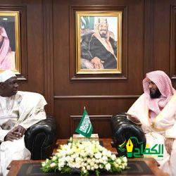 مدير عام تعليم – جازان يشارك الطلبة الموهوبين والمتميزين في البرامج والأنشطة الطلابية عالميًا الإفطار الرمضاني السنوي