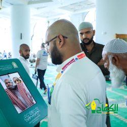 خالد بن عبدالله تظل بفوح العطر تهتز له المشاعر !!