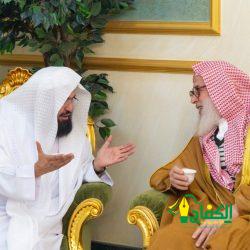 أمام و خطيب الجمعة في الحرمين الشريفين