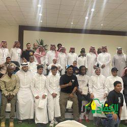 الشللية والإحتكار في الفن