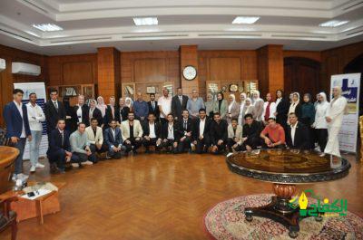 رئيس جامعة كفر الشيخ بجمهورية مصر العربية يكرم الفرق الفائزة في ختام مسابقة أولمبياد الشركات الناشئة