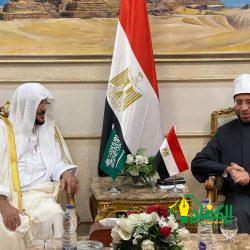 تسلمه بمقرها بالقاهرة بحضور السفير السعودي من ثاني أكبر صحيفة عالمية عريقة مؤسسة الأهرام المصرية تسلم مفتاح الاهرام لوزير الشؤون الإسلامية نظير جهوده في خدمة الإسلام ونشر الوسيطة والاعتدال ونبذ التطرف