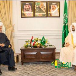 المعرض يعطي دفعة قوية للفنانين لتسويق أعمالهم مدير فرع اعلام الشرقية يدشن معرض تشكيلي “ابيض وأسود” بالخبر