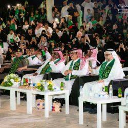 وزير الرياضة – يزور اللاعب فهد المولد في مستشفى الحرس الوطني