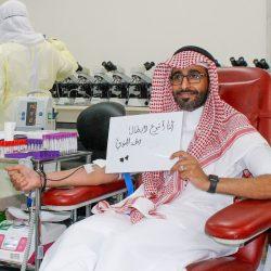 مبنى إمارة منطقة تبوك يتوشح باللون الأخضر احتفالاً باليوم الوطني للمملكة