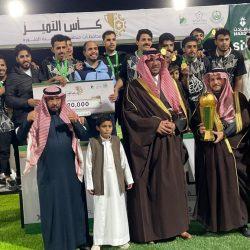  فريق كشافة شباب مكة يزور معرض جدة للكتاب في يومه الاخير وتلتقي عدد من المؤلفين وصانعي المحتوى