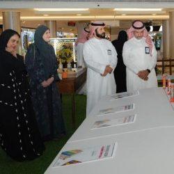 الكاتبة الأستاذة هاجر سرحان – تدشن الإصدارات الجديدة في معرض الكتاب في جدة