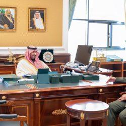عبدالله هزازي يحتفل بتوقيع كتابه “عشرون فكرة ملهمة” بمعرض جدة الدولي للكتاب