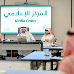 وزير الشؤون الإسلامية يلتقي كبار ضيوف برنامج خادم الحرمين الشريفين للعمرة والزيارة