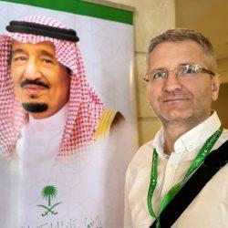الدفعة الثانية من ضيوف خادم الحرمين الشريفين يؤدون صلاة الجمعة بالمسجد النبوي وسط أجواء إيمانية