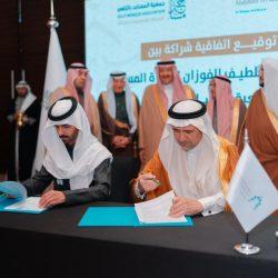 نائب أمير تبوك يستقبل مدير الجوازات بالمنطقة