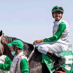 بيئة العاصمة المقدسة تردم بئر يدوية مكشوفة في الشوقية