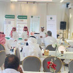 معلمة من الطائف تفوز بجائزة الشيخ حمدان للأداء المتميز