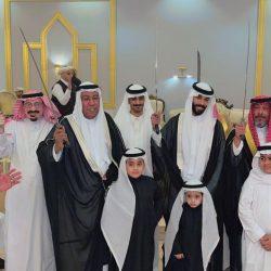 آدم ينير منزل شريف