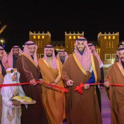 الشيخ ابن حميد مشرفا على الدروس العلمية بالحرم المكي