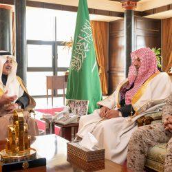 أمير تبوك يواسي أسرة الشريف في وفاة الدكتور عبدالله الشريف