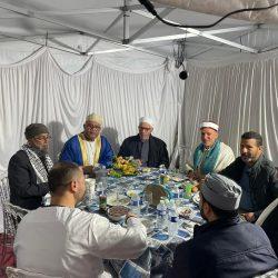 عربات كهربائية وأخرى يدوية مطورة في المسجد الحرام لتسهيل تنقل المعتمرين خلال شهر رمضان