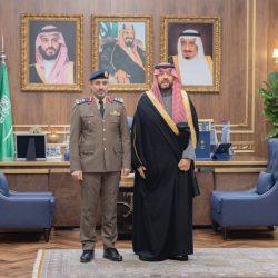 محافظ جدة يشارك الأيتام وأسرهم إفطارهم الجماعي بأسواق البحر الأحمر