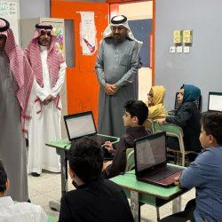 في عملية معقدة ومزدوجة استغرقت 8 ساعات إنقاذ حياة معتمر يمني أربعيني من جلطة قلبية ودماغية بمدينة الملك عبدالله الطبية
