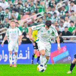 { أنا على قيد الحياة }