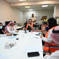 أمير تبوك يستقبل المواطن ناصر العسيري الذي تنازل عن قاتل شقيقه لوجه الله تعالى