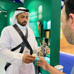 وزير الشؤون الإسلامية يعقد اجتماعاً بمسؤولي الوزارة بمنطقة مكة المكرمة لمناقشة أعمالها وبرامجها لموسم حج هذا العام ويدشن المبادرة التقنية كتاب المناسك الذكي بست لغات عالمية 