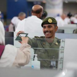 أمير تبوك يستقبل مدير إدارة الكهرباء بالمنطقة