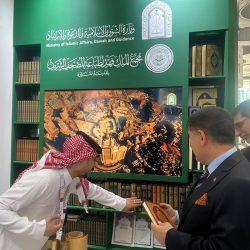 السديس :وقف على المسارات الإثرائية وجال في مراكز التوعية الميدانية وإجابة السائلين في المسجد الحرام