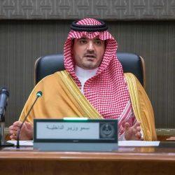 ضيوف الرحمن يتوافدون إلى صعيد عرفات لأداء ركن الحج الأعظم