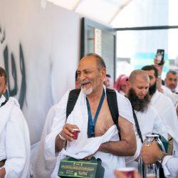 استشاري : مع وقفة “عرفة” غدا.. انصحوا الأطفال بتناول الماء لمواجهة الحرارة