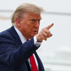 أمير تبوك يطلع على تقرير أعمال فرع وزارة التجارة بالمنطقة