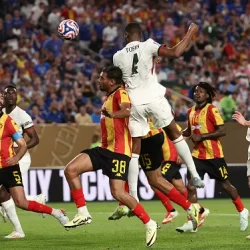 فلامنجو البرازيلي يتعادل (1-1) مع لوس أنجلوس الأمريكي