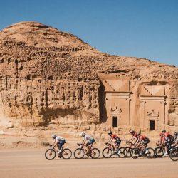 أكثر من 25 ألف سجادة في المسجد النبوي مزودة بشرائح إلكترونية لتعزيز كفاءة التشغيل